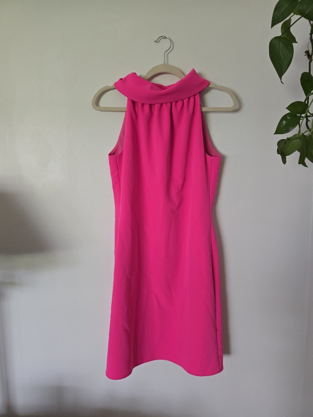 STS SAIL & SABLE XS hot Pink Lined High Neck Button Back Knee Length Dress